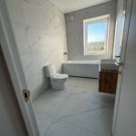 Дом 105 м², проект 3, второй ракурс санузла с ванной